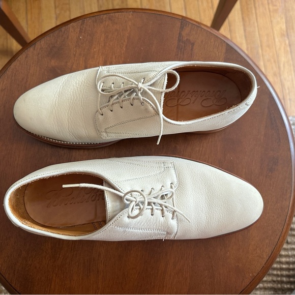 Men’s Brook Brothers bucks, size 10 D, great condition, used, off white color - Picture 4 of 6
